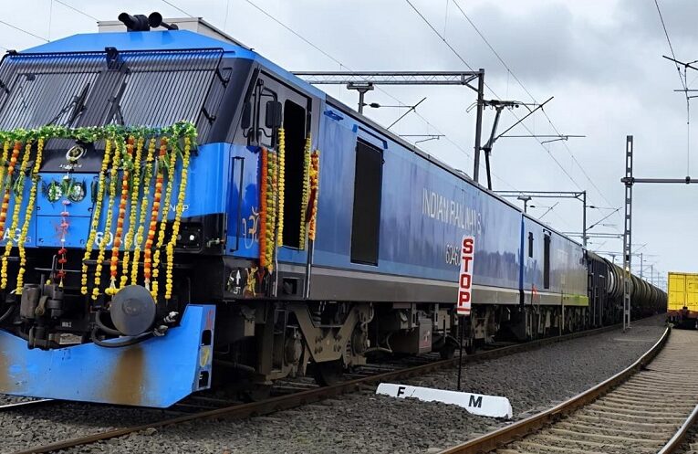 First time on Indian Railways: राजकोट मंडल ने माल ढुलाई में नया अध्याय शुरू किया 1 First time on Indian Railways: राजकोट मंडल ने माल ढुलाई में नया अध्याय शुरू किया