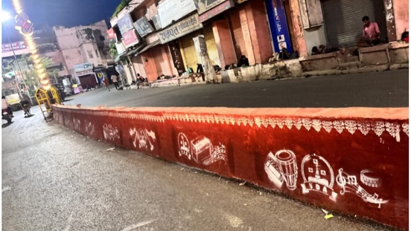 Innovative experiment of VDA: वाराणसी विकास प्राधिकरण की अभिनव प्रयोग, स्वच्छता हेतु जन मानस को किया प्रेरित 1 kashi city