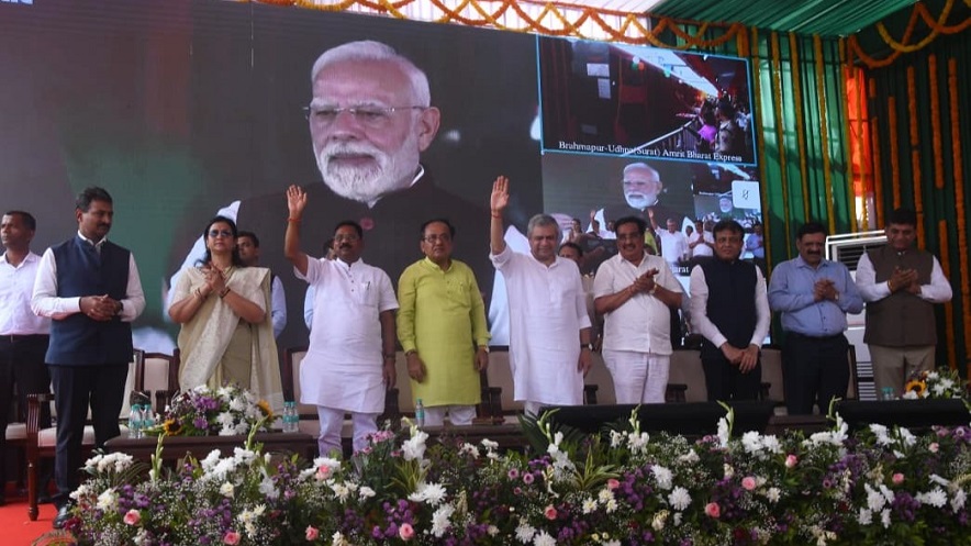 New Amrit Bharat Express: प्रधानमंत्री ने ब्रह्मपुर–उधना के बीच अमृत भारत एक्सप्रेस को हरी झंडी दिखाई 1 udhana train start