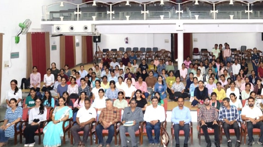 New Education Policy: वी सी डब्लू मे विकसित भारत और नई शिक्षा नीति कार्यक्रम सम्पन्न 1 vcw new education policy