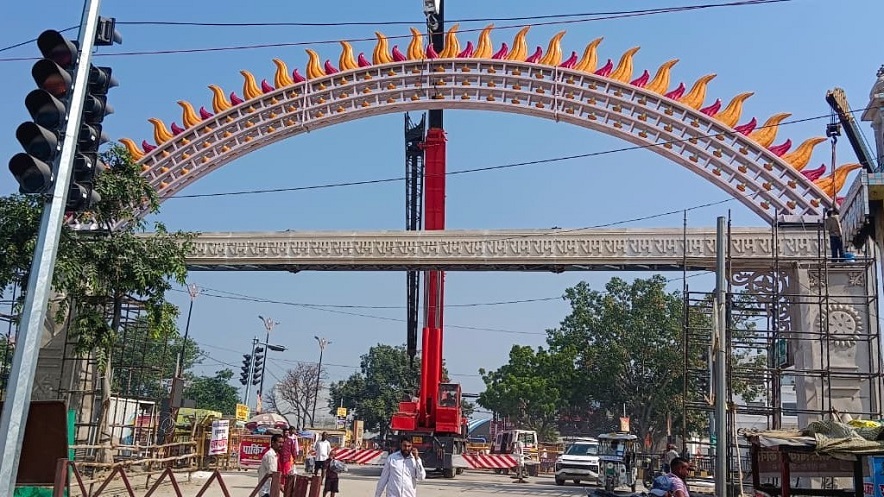 Ayodhya Tilak Dwar: अयोध्या में बिखरी काशी हिंदू विश्वविद्यालय की रचनात्मक उत्कृष्टता की आभा 1 ayodhya tilak dwar