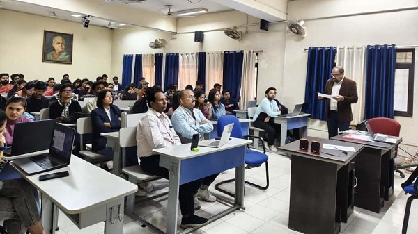 BHU AI Seminar: बी एच यू के पत्रकारिता विभाग मे आयोजित हुआ ए आई वर्कशॉप 1 BHU journalism AI seminar