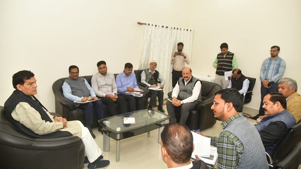 Minister AK Sharma: कैबिनेट मंत्री ने दिया शहरी सेवाओं मे सुधार पर जोर 1 varanasi meeting