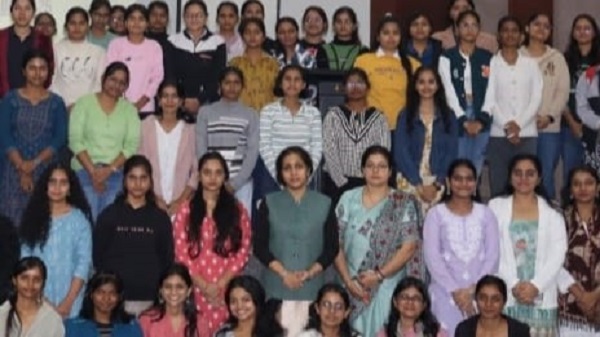 Constitution Day at VCW: वी सी डब्लू मे संविधान दिवस पर हुआ विविध आयोजन