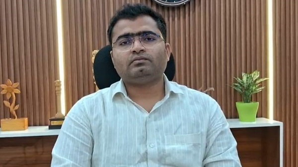 Satyendra kumar DM varanasi
