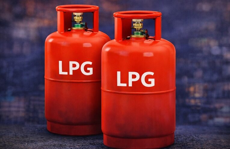 Energy Supply News: पश्चिम एशिया तनाव के बीच सरकार की बड़ी बैठक, गैस सप्लाई और एलपीजी पर दी अहम जानकारी 29 lpg gas