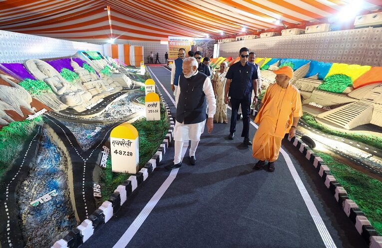 Ganga Expressway: हरदोई से गंगा एक्सप्रेसवे का उद्घाटन: उत्तर प्रदेश के विकास को मिली नई रफ्तार