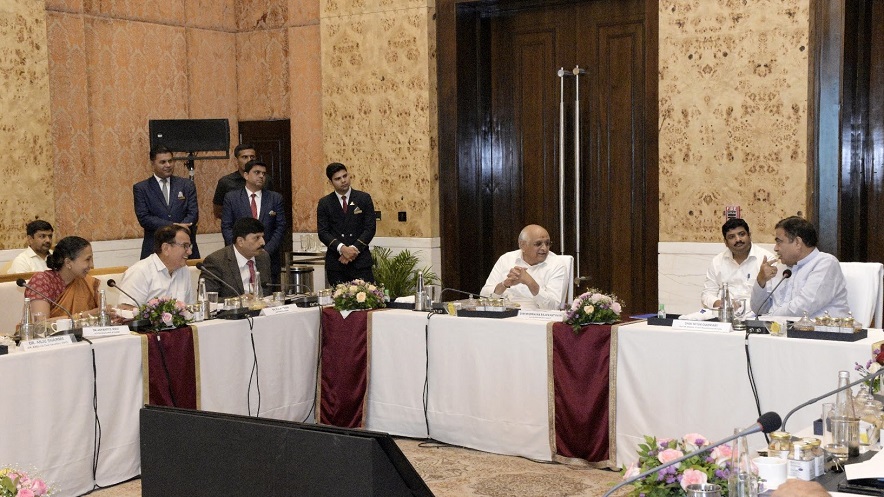 gujarat highway project Gadkari meeting with cm gujarat