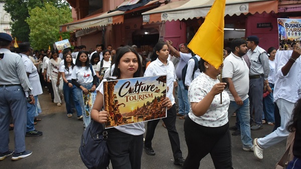 Heritage Walk: BHU में गौरवशाली विरासत से परिचित कराने के लिए हेरिटेज वॉक